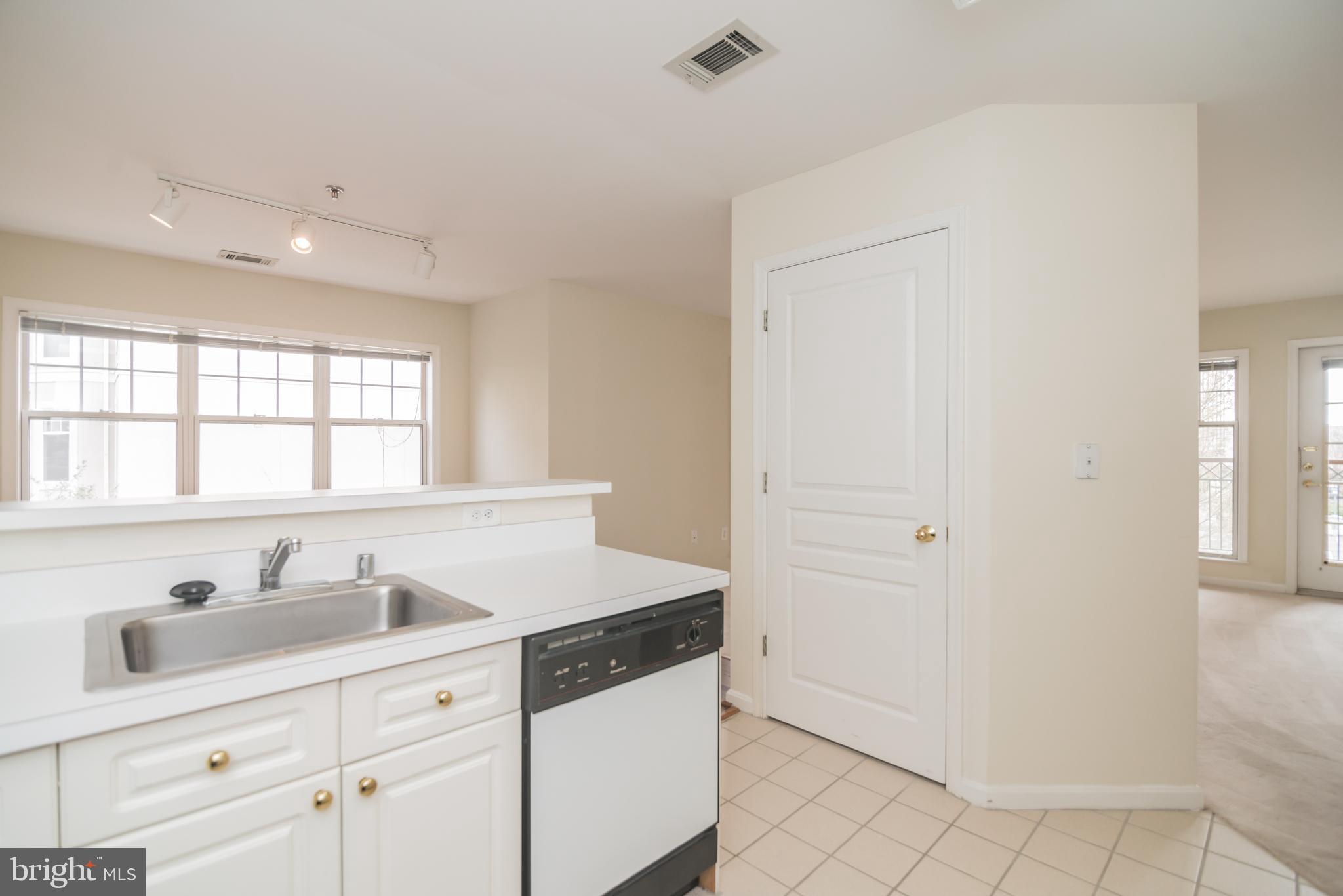 5573 Seminary Road, Unit 313 Falls Church, VA 22041 - Photo 16 of 27 Gallery Image 16