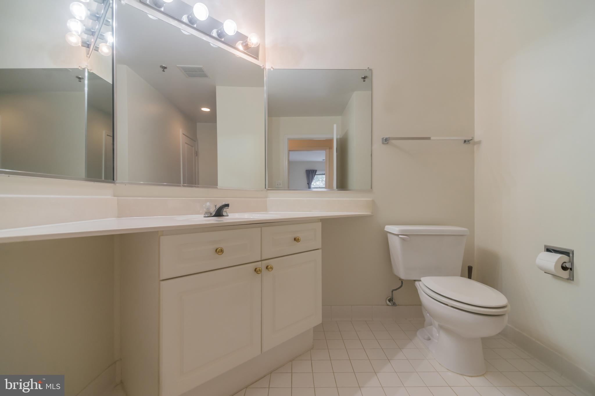 5573 Seminary Road, Unit 313 Falls Church, VA 22041 - Photo 26 of 27 Gallery Image 26