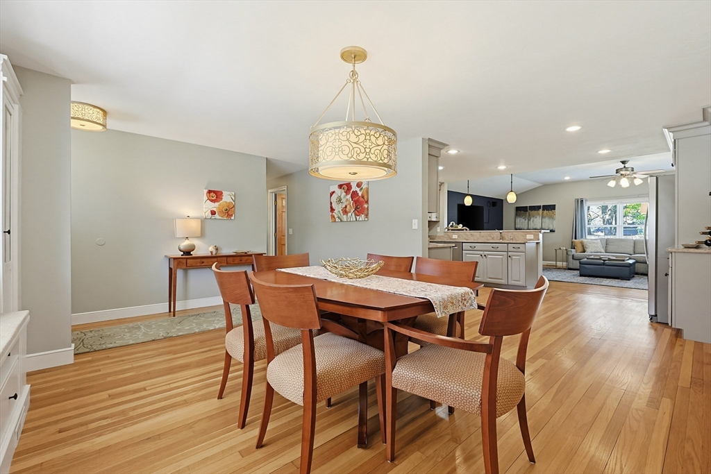 6 Haverstock Road Franklin, MA 02038 - Photo 8 of 42