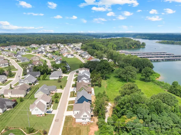 $899,995 | 279 Hammock Court, Winchester, TN 37398