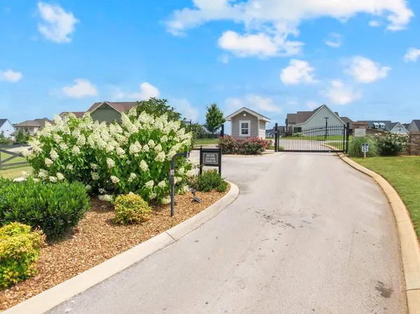 $899,995 | 279 Hammock Court, Winchester, TN 37398