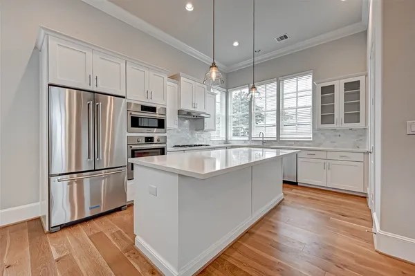 $3,250 | 2234 Lou Ellen Lane, Unit A, Houston, TX 77018