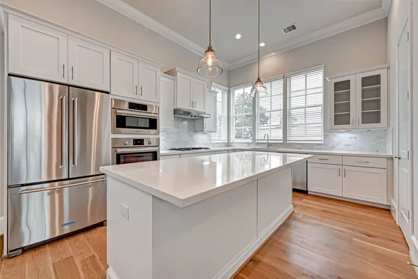 $3,250 | 2234 Lou Ellen Lane, Unit A, Houston, TX 77018