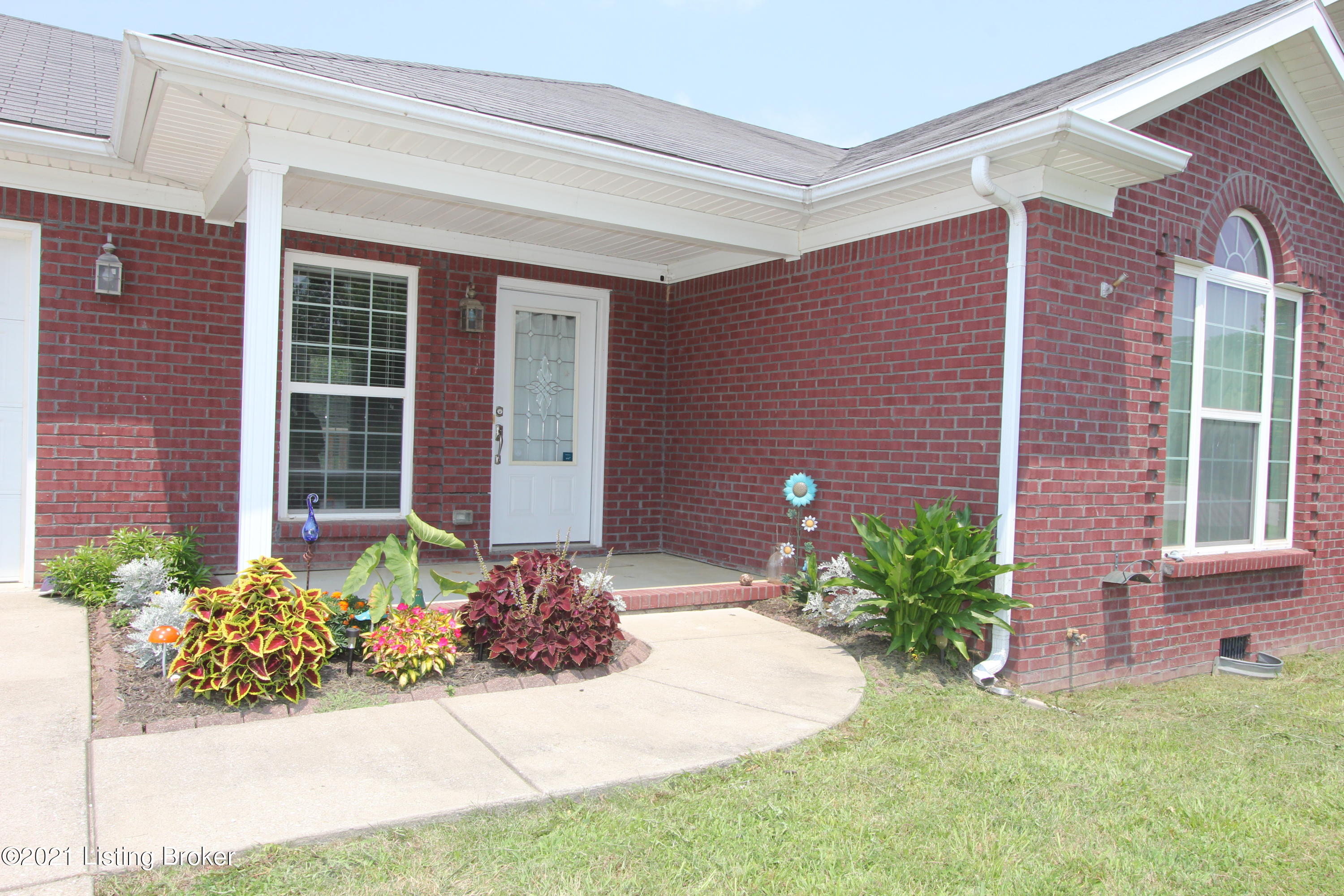 1002 Rueland Drive Lawrenceburg, KY 40342 - Photo 20 of 27 Porch