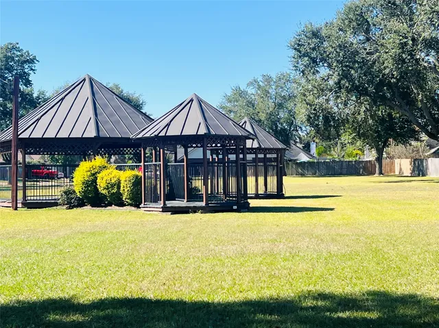 $310,000 | 8903 North Deer Meadow Drive, Houston, TX 77071