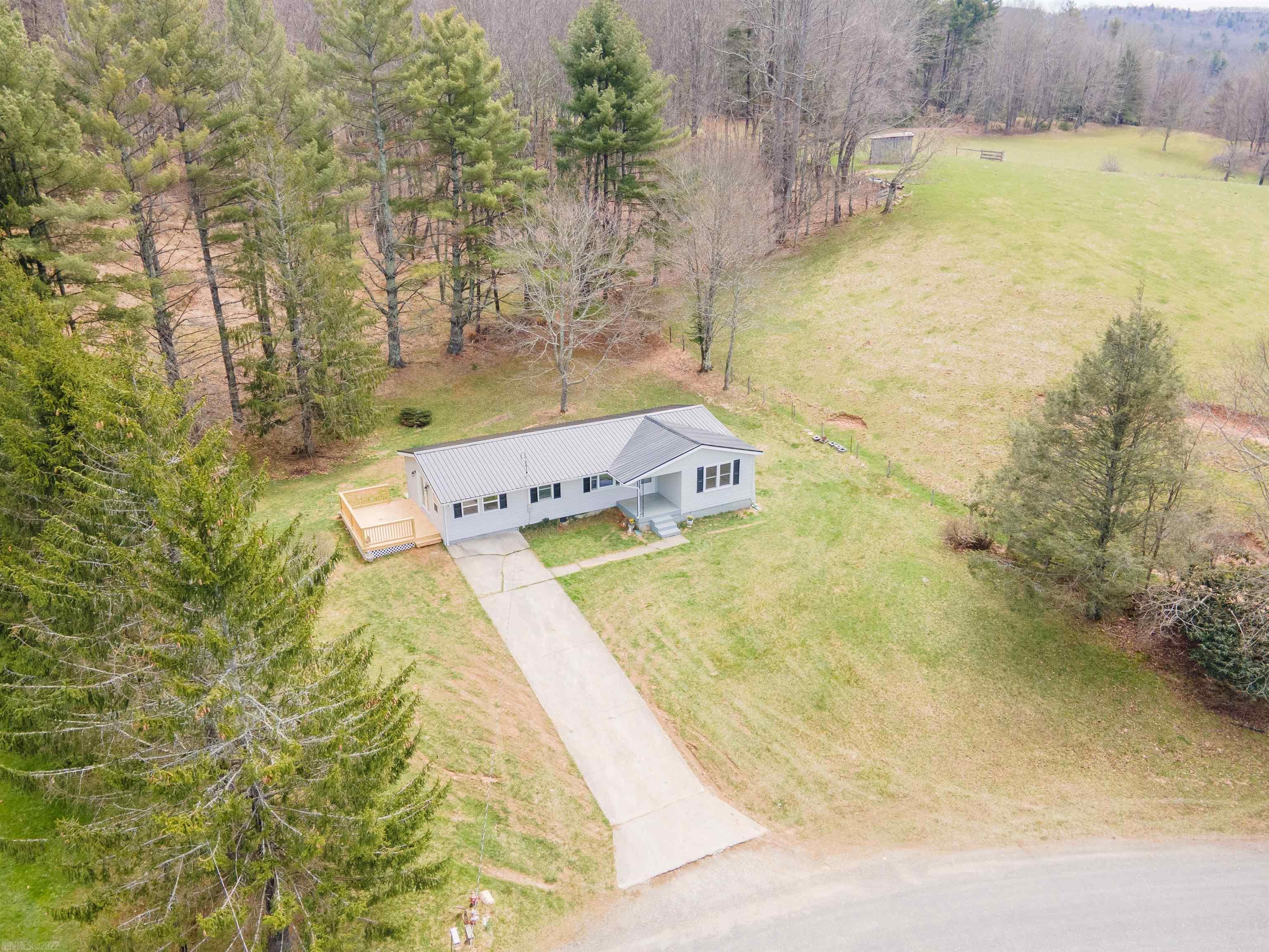 179 Emmanuel Road Southwest Willis, VA 24380 - Photo 3 of 49 Gallery Image 3