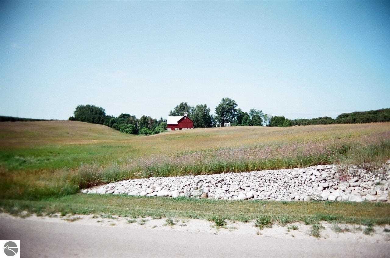 10077 East Solem Road Suttons Bay, MI 49682 - Photo 14 of 41 1788770-13.JPG