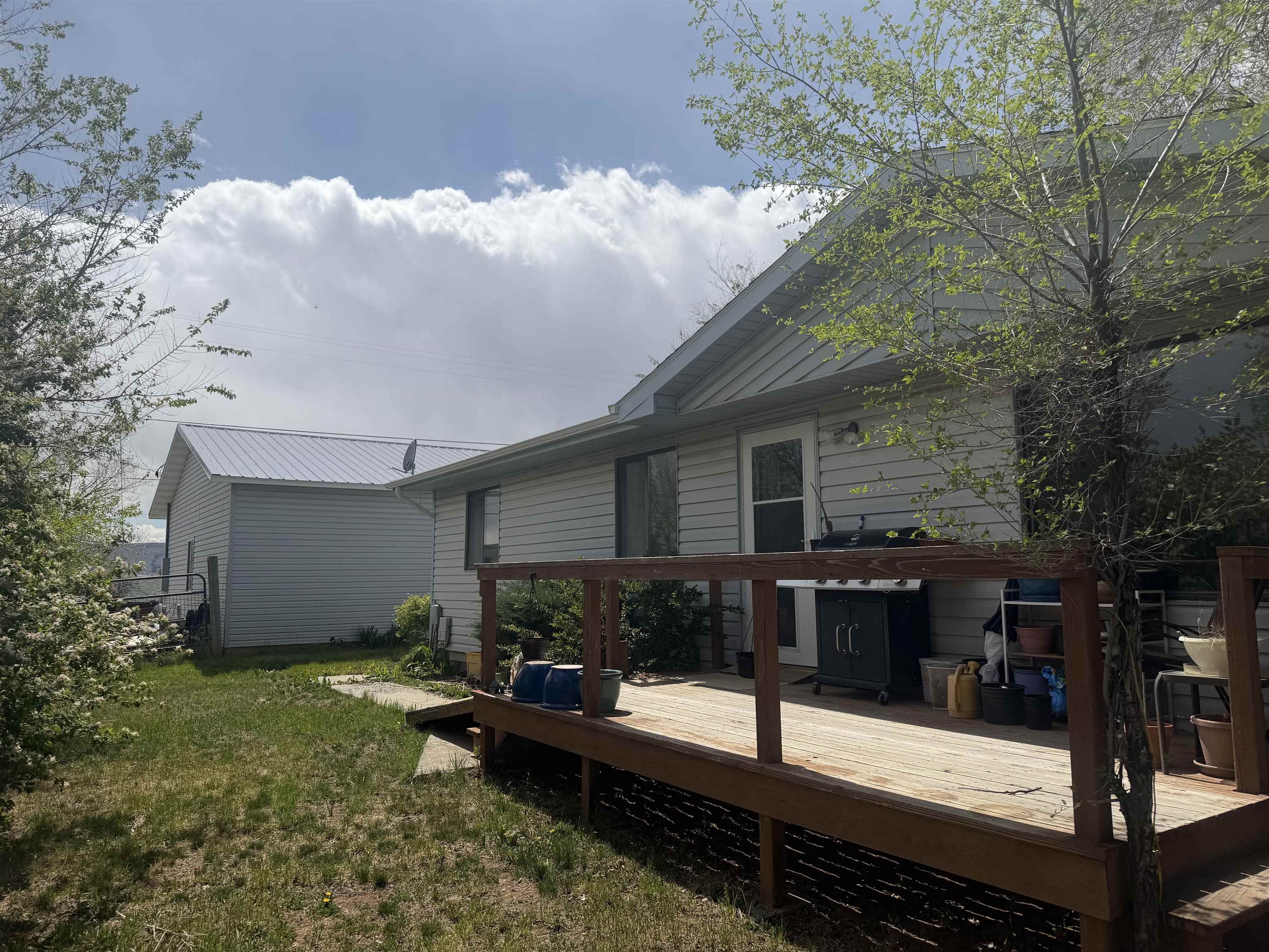 735 Mondell Street Thermopolis, WY 82443 - Photo 3 of 35