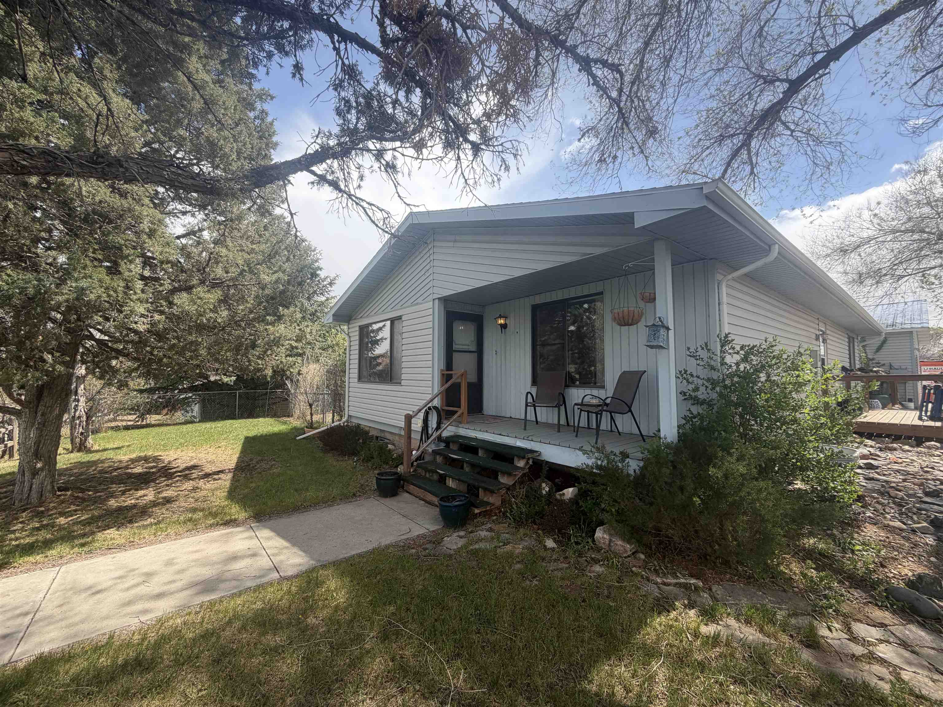 735 Mondell Street Thermopolis, WY 82443 - Photo 6 of 35