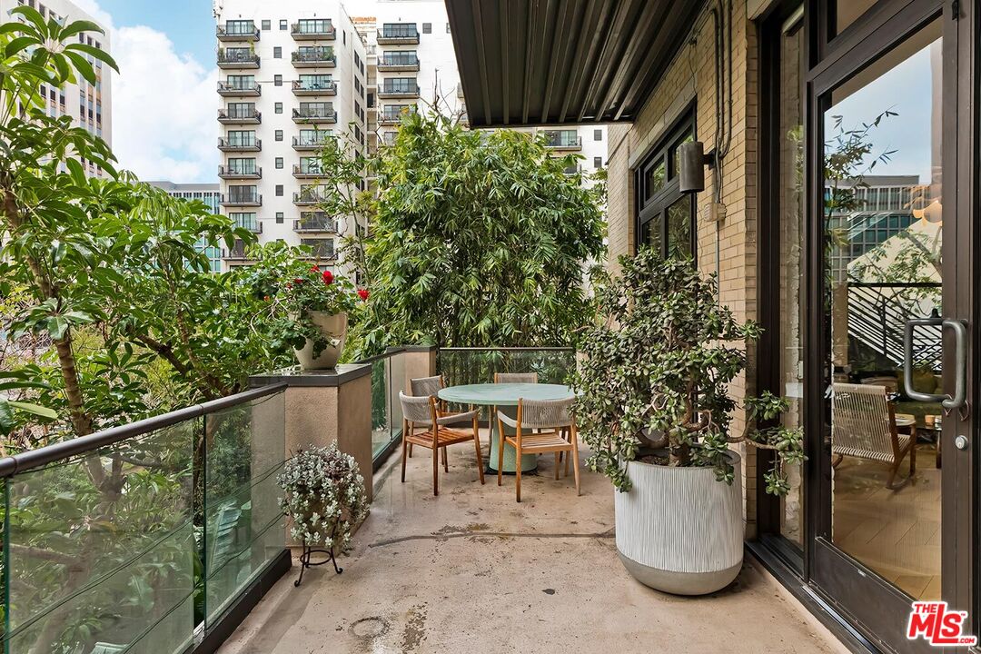 460 South Spring Street, Unit 201 Los Angeles, CA 90013 - Photo 14 of 27