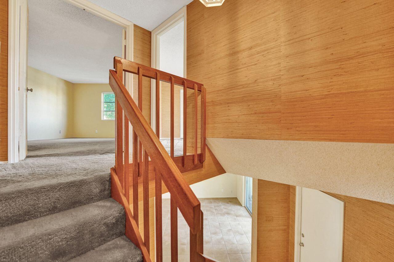 260 Seabreeze Circle, Unit 260 Jupiter, FL 33477 - Photo 13 of 29 RJP06565
