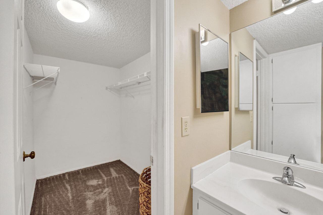 260 Seabreeze Circle, Unit 260 Jupiter, FL 33477 - Photo 18 of 29 RJP06610