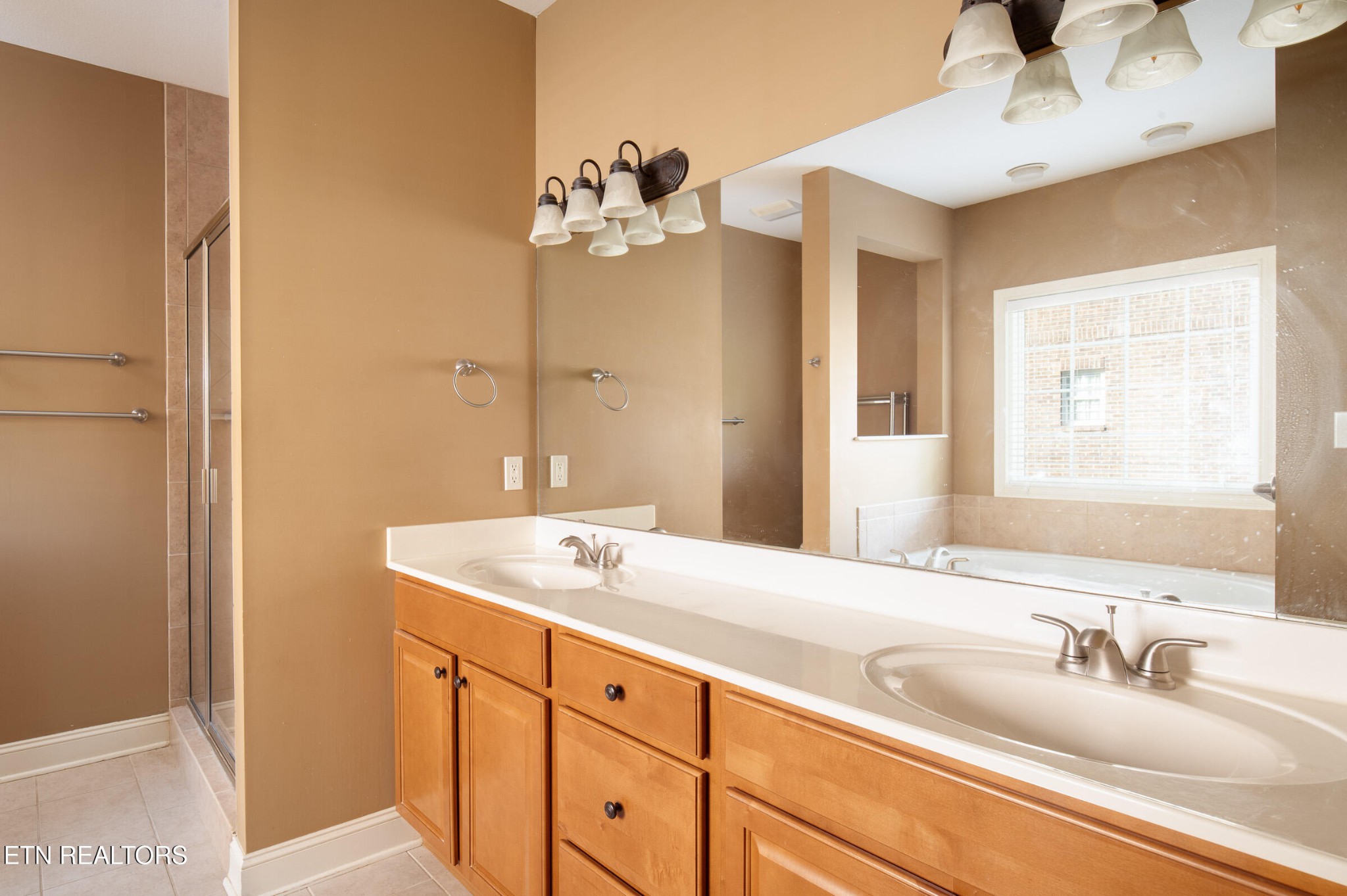 121 Meridian Way Clinton, TN 37716 - Photo 12 of 27 Gallery Image 12