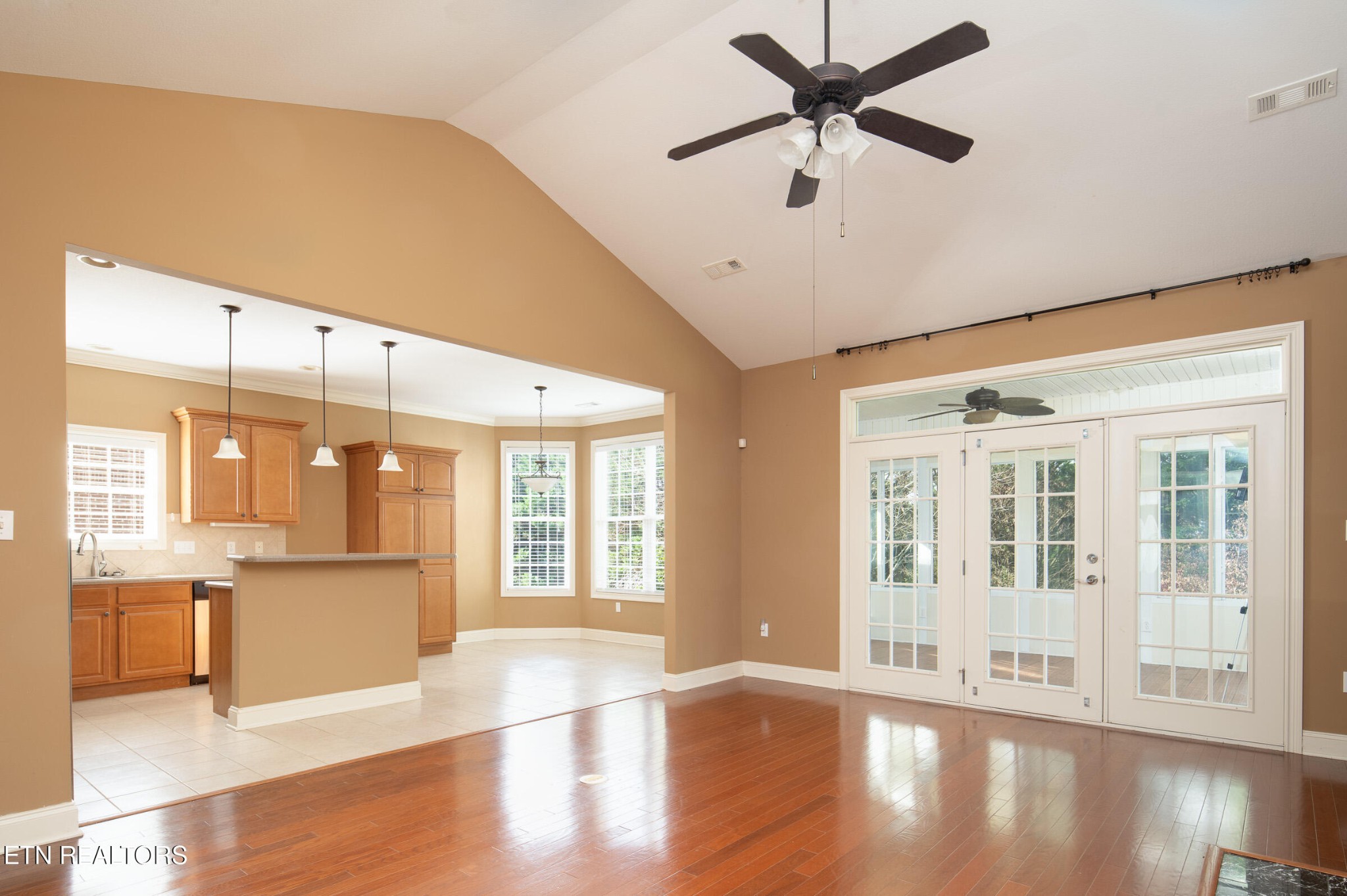 121 Meridian Way Clinton, TN 37716 - Photo 4 of 27 Gallery Image 4