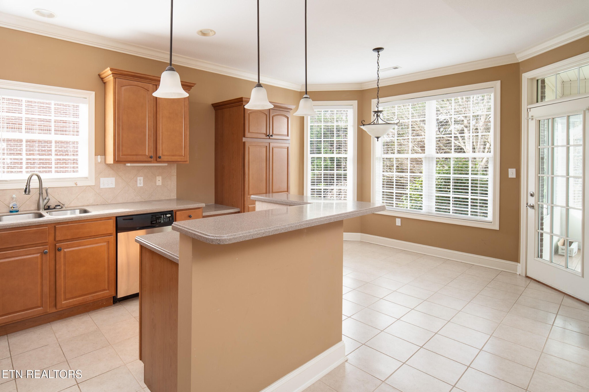 121 Meridian Way Clinton, TN 37716 - Photo 6 of 27 Gallery Image 6