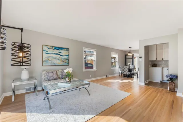 $2,850 | 2910 Vernon Avenue South, St. Louis Park, MN 55416