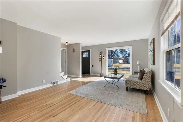 $2,850 | 2910 Vernon Avenue South, St. Louis Park, MN 55416