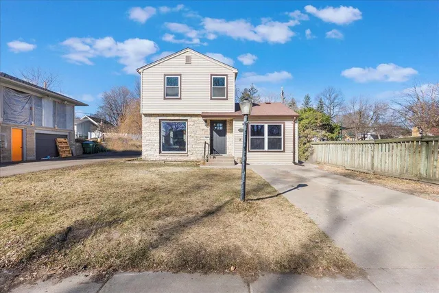 $2,850 | 2910 Vernon Avenue South, St. Louis Park, MN 55416