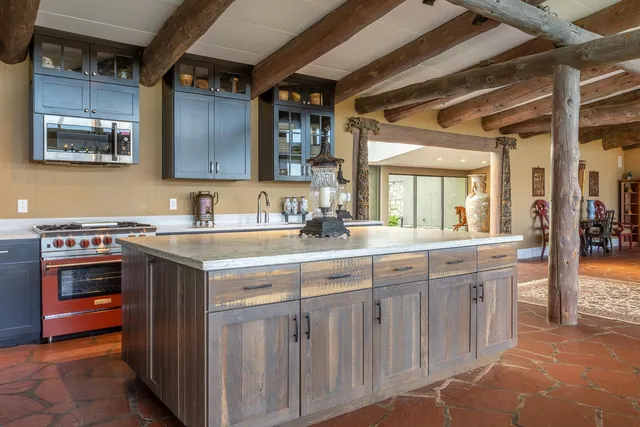 $2,999,000 | 25 Mountain Haunts Road, Winhall, VT 05340