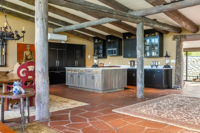 $2,999,000 | 25 Mountain Haunts Road, Winhall, VT 05340