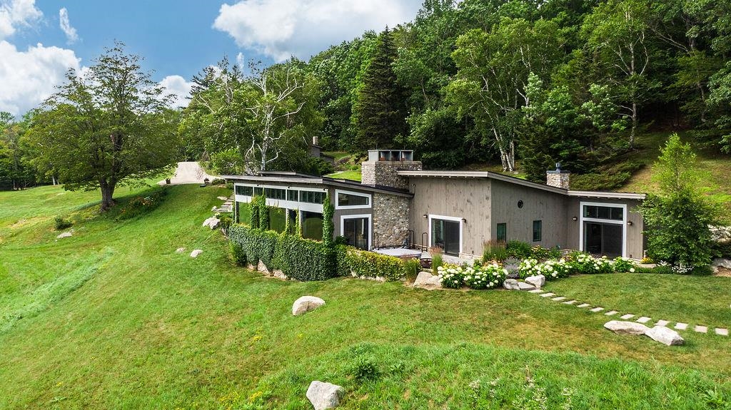 25 Mountain Haunts Road Winhall, VT 05340 - Photo 3 of 56