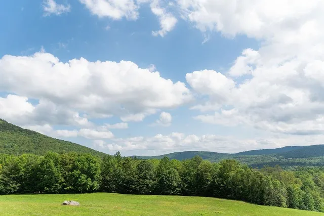 $2,999,000 | 25 Mountain Haunts Road, Winhall, VT 05340