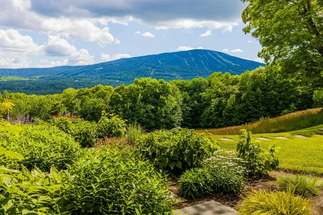 $2,999,000 | 25 Mountain Haunts Road, Winhall, VT 05340