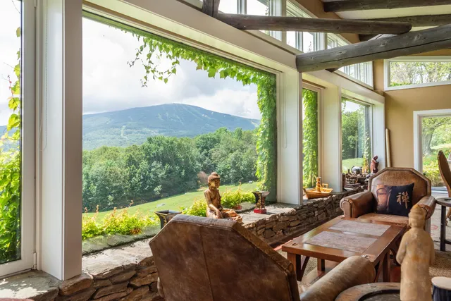 $2,999,000 | 25 Mountain Haunts Road, Winhall, VT 05340