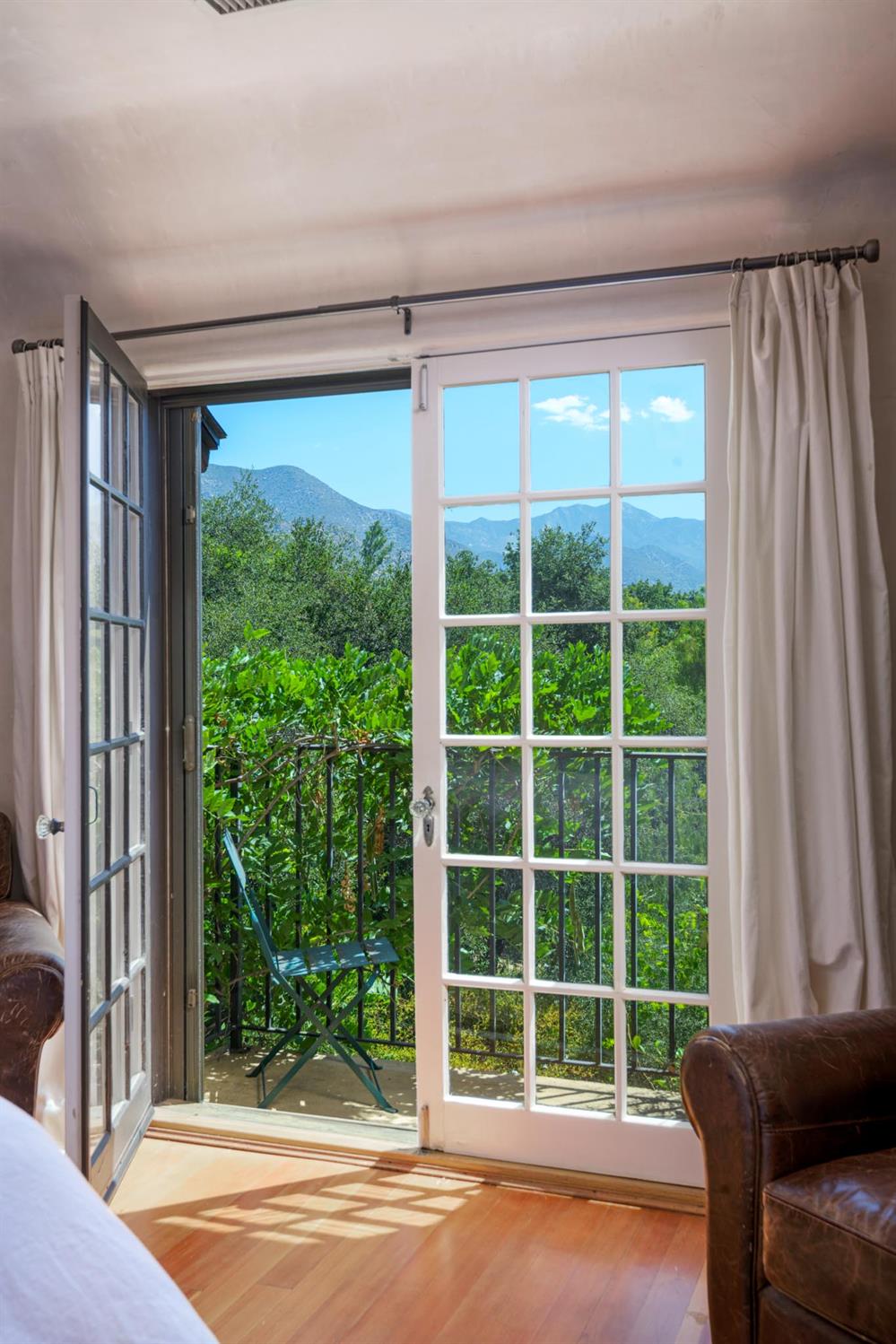 520 Foothill Road Ojai, CA 93023 - Photo 30 of 45 a view of a room that has a bed