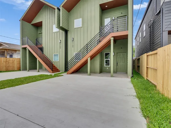 $2,300 | 9709 Cargill Street, Unit AB, Houston, TX 77029