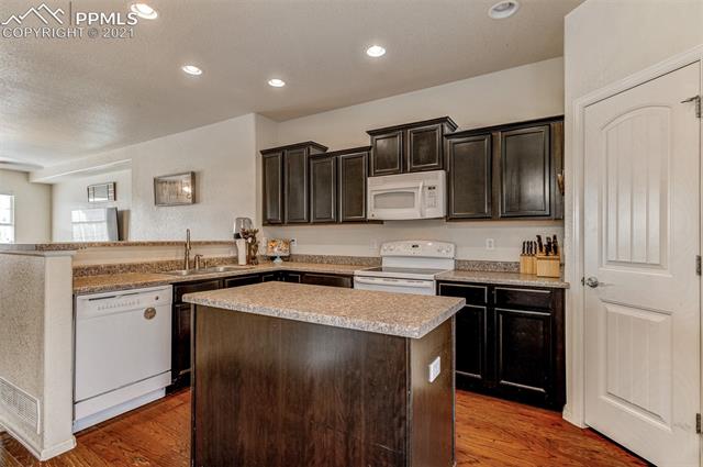 6334 Pilgrimage Road Colorado Springs, CO 80925 - Photo 9 of 28