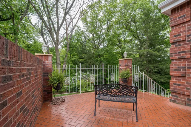 $1,099,000 | 17 Oriole Place, North Mankato, MN 56003