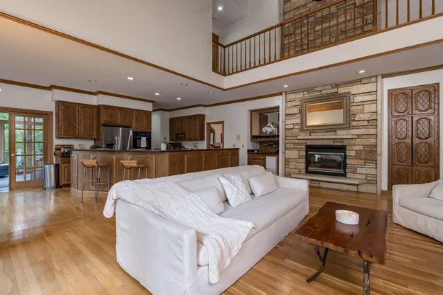 $1,099,000 | 17 Oriole Place, North Mankato, MN 56003