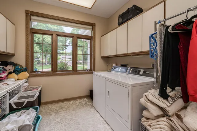 $1,099,000 | 17 Oriole Place, North Mankato, MN 56003