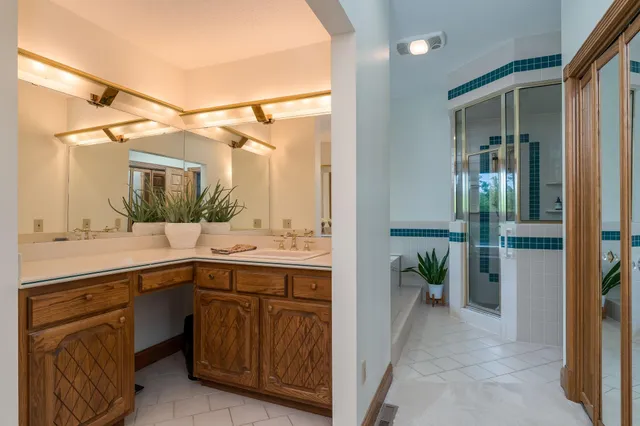 $1,099,000 | 17 Oriole Place, North Mankato, MN 56003