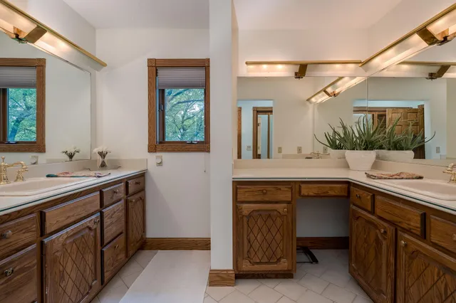 $1,099,000 | 17 Oriole Place, North Mankato, MN 56003