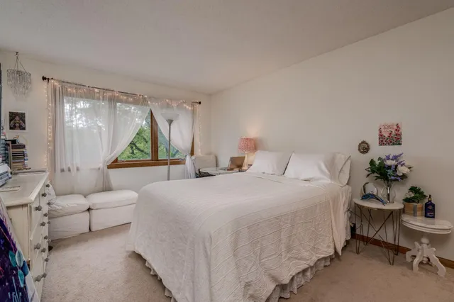 $1,099,000 | 17 Oriole Place, North Mankato, MN 56003