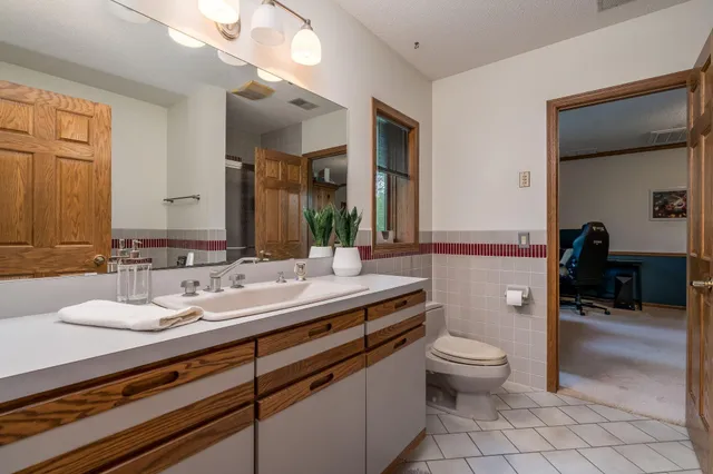 $1,099,000 | 17 Oriole Place, North Mankato, MN 56003