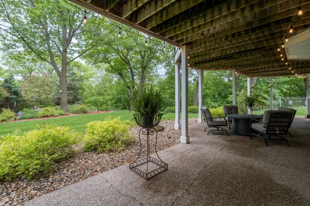 $1,099,000 | 17 Oriole Place, North Mankato, MN 56003