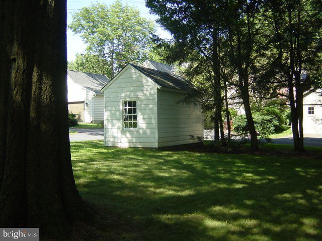 432 South Cedar Street Lititz, PA 17543 - Photo 3 of 9