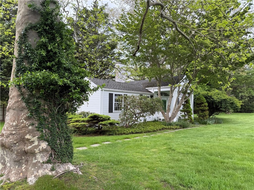 18 Ledge Road Newport, RI 02840 - Photo 25 of 32 Guest Cottage in Grove