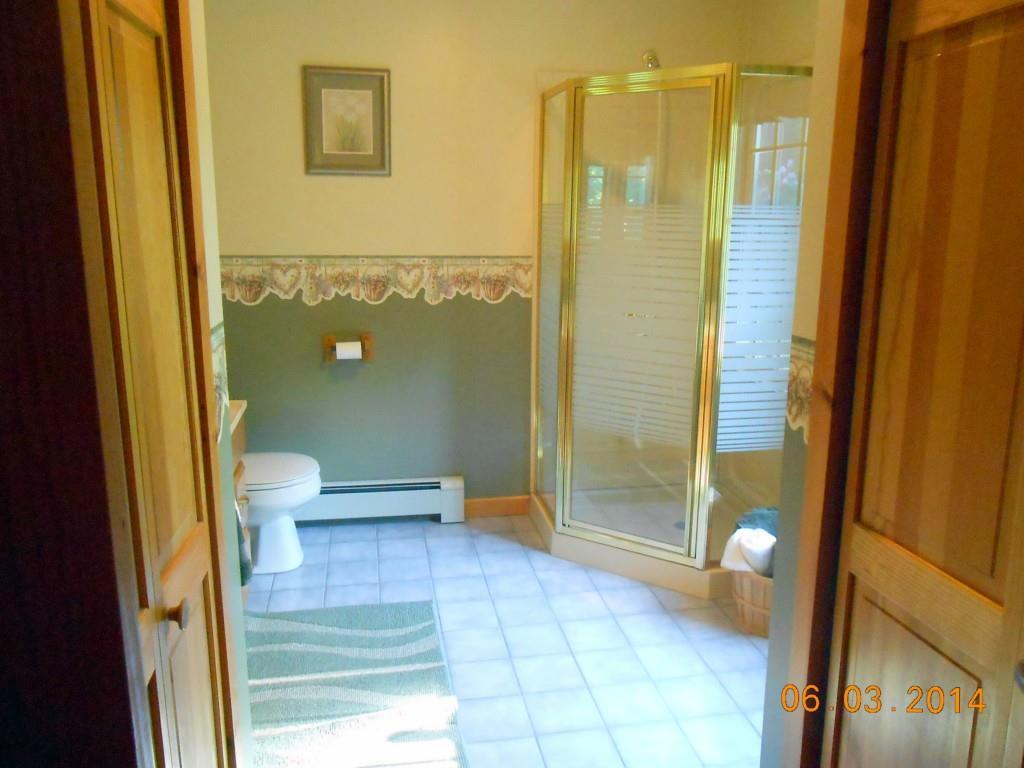 3251 Middle Road Sidney, ME 04330 - Photo 15 of 28 Full bath, one of two in the home.