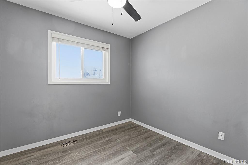 1273 Fall River Road Ypsilanti, MI 48198 - Photo 15 of 31 Gallery Image 15