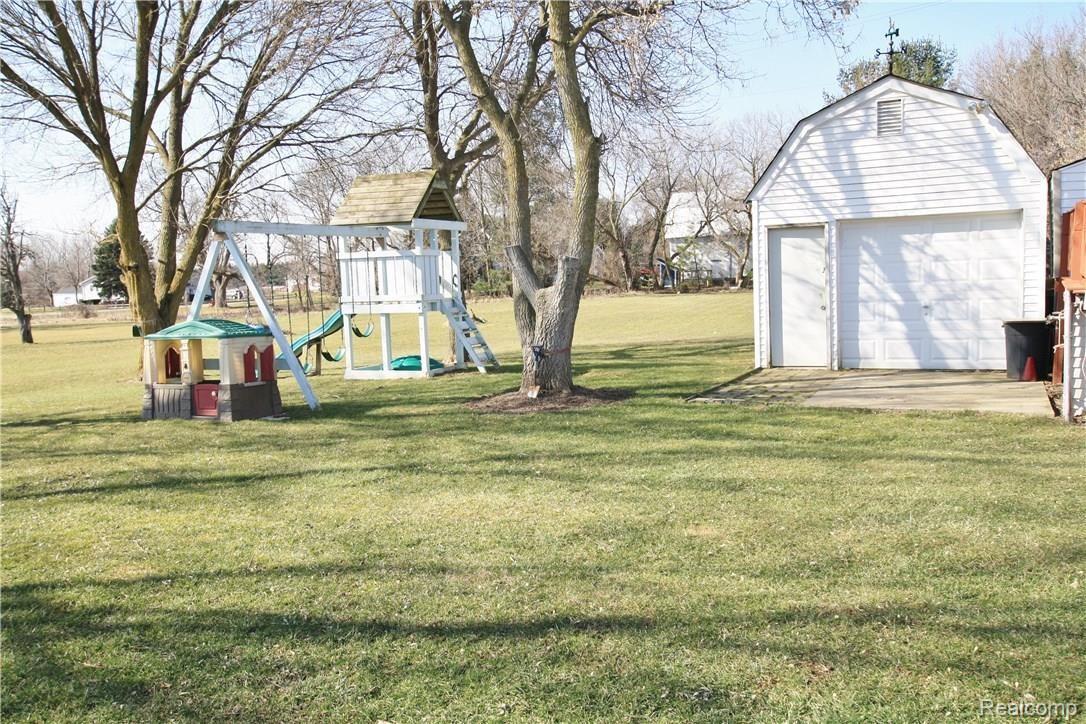2502 South Duffield Road Lennon, MI 48449 - Photo 7 of 28 IMG_7712.JPG