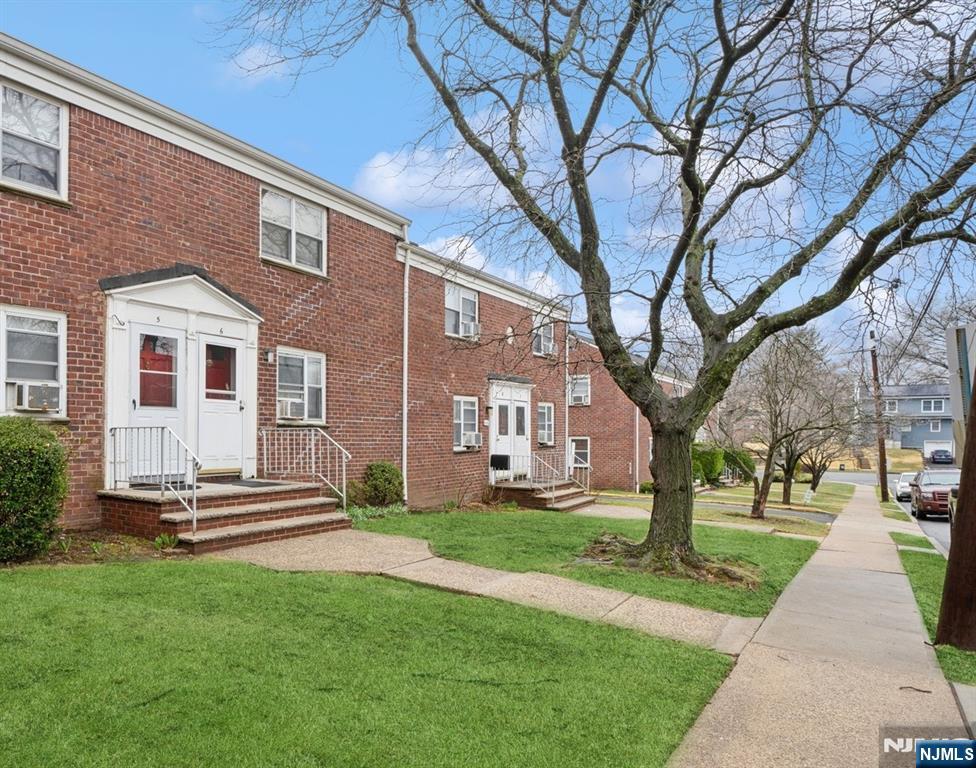 475 Colonial Terrace, Unit 5 Hackensack, NJ 07601 - Photo 2 of 21