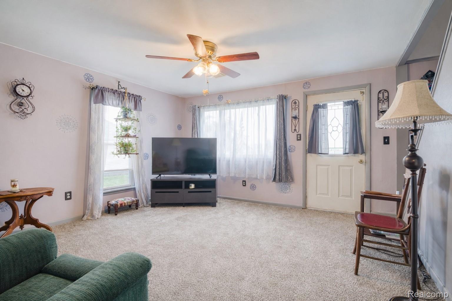 20796 Gibraltar Road Trenton, MI 48183 - Photo 9 of 31 Image 10 - Gibalter .jpg