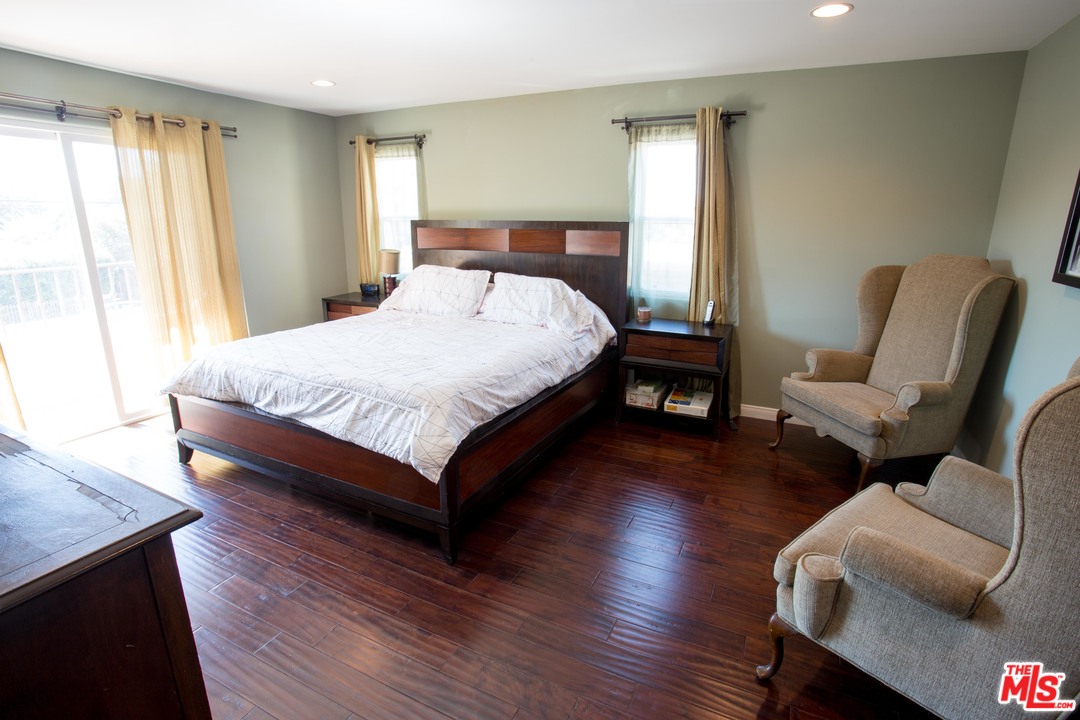 10749 Charnock Road Los Angeles, CA 90034 - Photo 13 of 16 Gallery Image 13