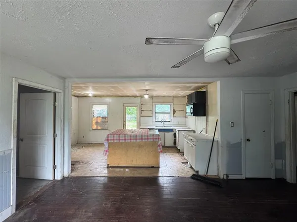 $135,000 | 111 Gordon Drive, Terrell, TX 75160