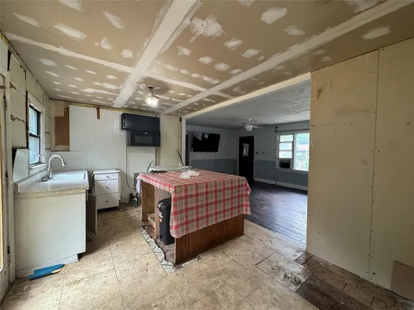 $135,000 | 111 Gordon Drive, Terrell, TX 75160
