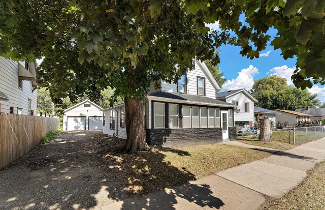 $270,000 | 303 Cesar Chavez Street, St. Paul, MN 55107